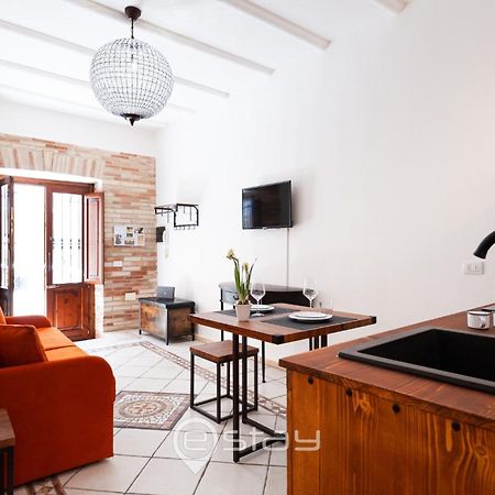 Charm In Siotto Pintor Apartment กาญารี ภายนอก รูปภาพ
